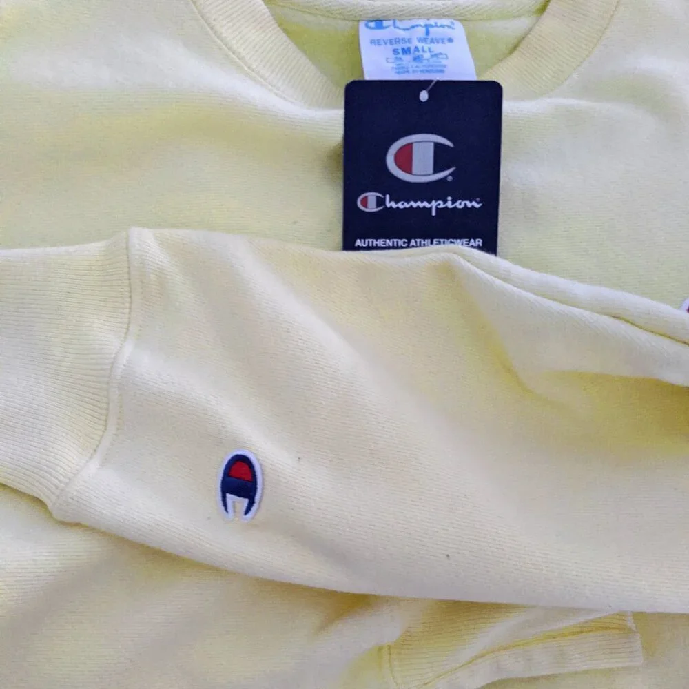 Champion Reverse Weave Fleece Pullover Crew Neck Sweatshirt Pale Yellow Cozy NEW - Picture 4 of 6